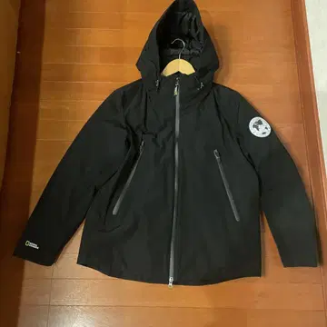 내셔널 지오그래픽 블랙 다운 자켓