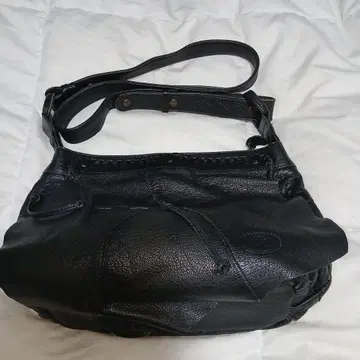 IBIZA 블랙 가죽 숄더백