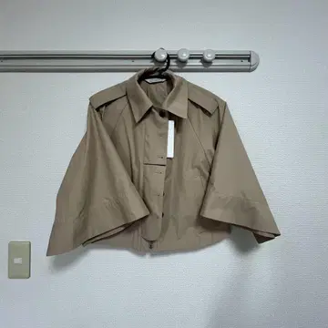 GU rokh 숏 케이프 코트