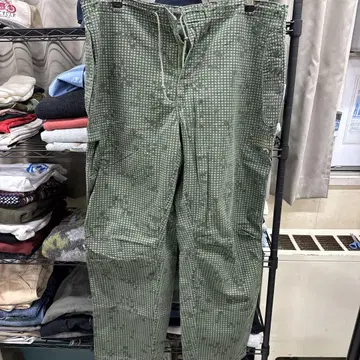 올리브 그린 체크 무늬 워크 팬츠