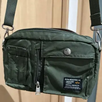 ALPHA INDUSTRIES 숄더백 올리브 그린