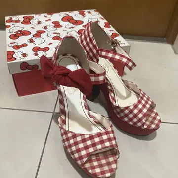 헬로키티 헬로키티 콜라보 리본 포함 빨간색과 화이트 깅엄 체크 샌들 키티