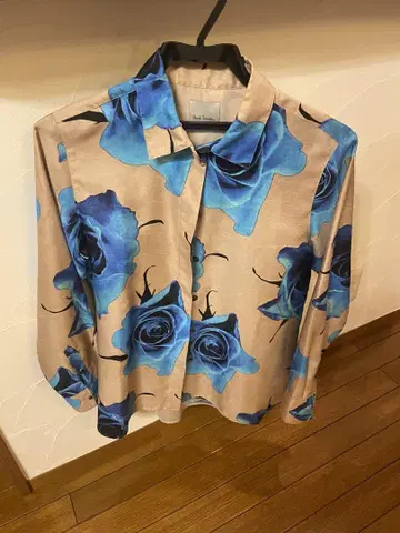 파랑 장미 새틴 셔츠