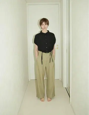 Alia line tuck pants 베이지 XS
