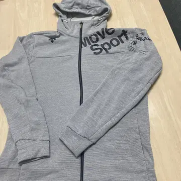 새상품급 DESCENTE 후드티 XO 사이즈