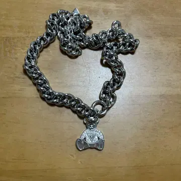 GUESS 곰 참 체인 목걸이