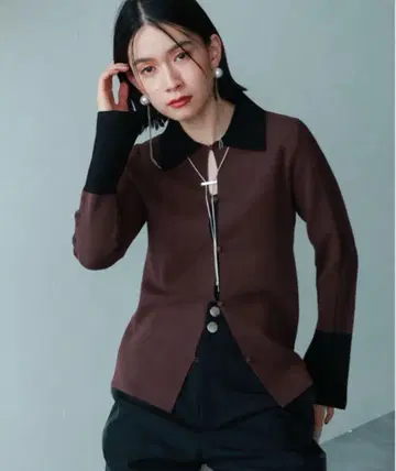 묶음 구매 할인 HARE 소매 배색 라인 니트 가디건