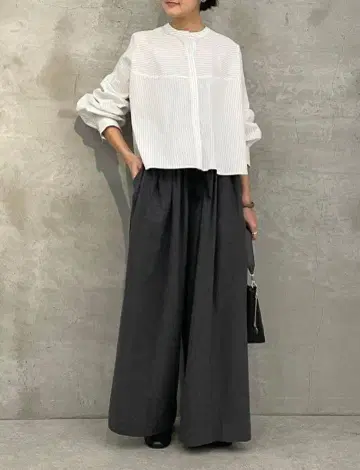 BEARDSLEY(비어즐리) 크롭 플레어 셔츠