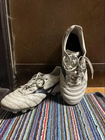 Mizuno 축구화 스파이크 화이트/블랙