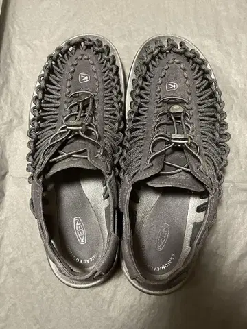 KEEN 샌들
