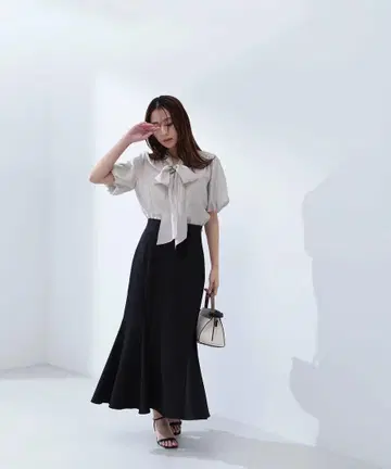 [ 새상품급 ] 내추럴 뷰티 베이직*밑단 절개 머메이드 스커트