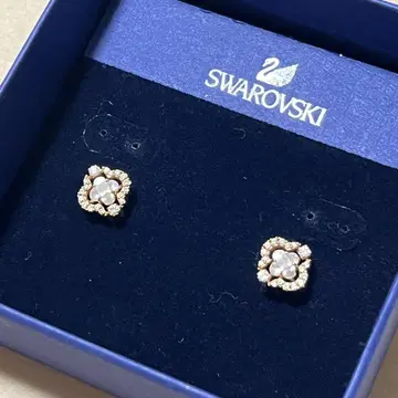 Swarovski 플라워 디자인 귀걸이