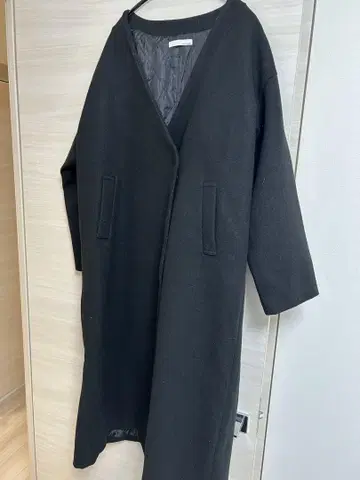 AUNT MARIE'S 블랙 체스터 코트