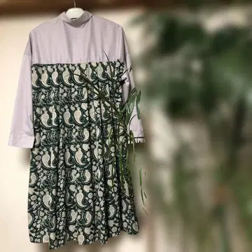 티티카카 긴팔 뒷면 페이즐리 무늬 셔츠 원피스