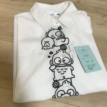 산리오 한교동 자수 셔츠 M 사이즈 아베일