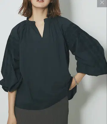 리브 드와 beej 비지 볼륨 슬리브 블라우스 블랙