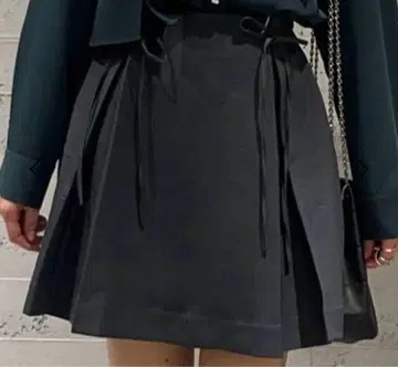 HARE 블랙 스커트