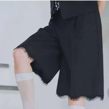 하레 레이스 스캘럽 하프 팬츠 여성용 블랙