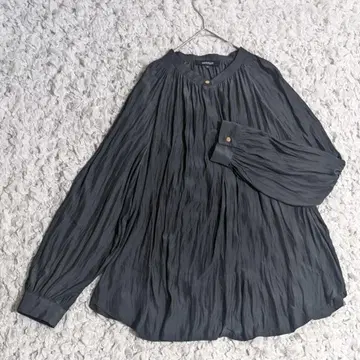 언타이틀 드레이프감 블라우스 플리츠 긴팔 셔츠 루즈핏 빅 골드 버튼