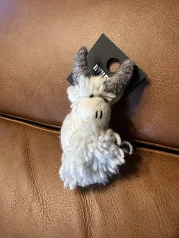 한국 니들 마스코트 키링 뿔 있는 염소 가라가라돈 화이트