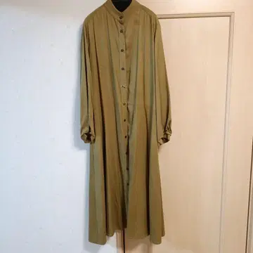 카키색 롱 원피스