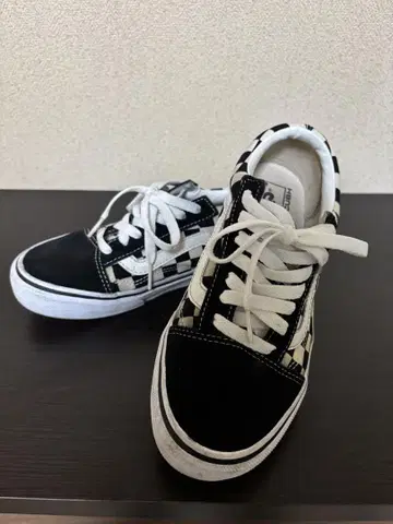 VANS 올드스쿨 체크 무늬 스니커즈 23.0