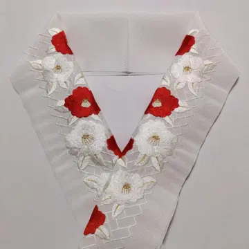 장식용 깃 화이트 빨간색 후리소데 자수 동백꽃 패턴 카라 에리슈