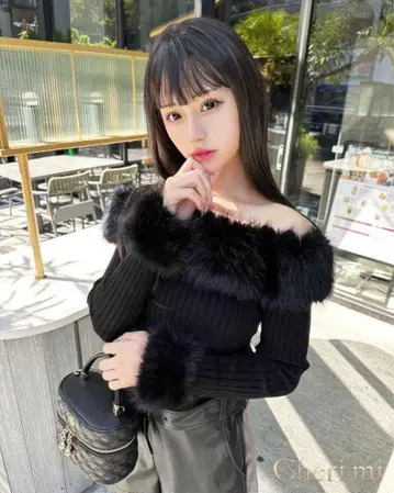 며칠 내 판매 삭제 예정 cherimi 퍼 오프숄더 니트탑