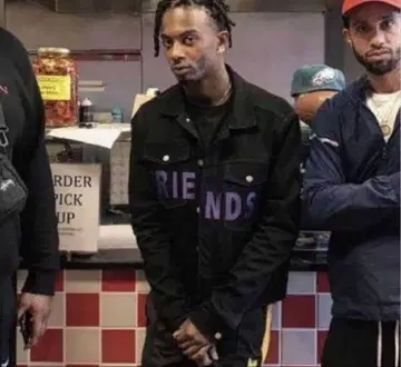 Vlone 데님 자켓 커티 착용
