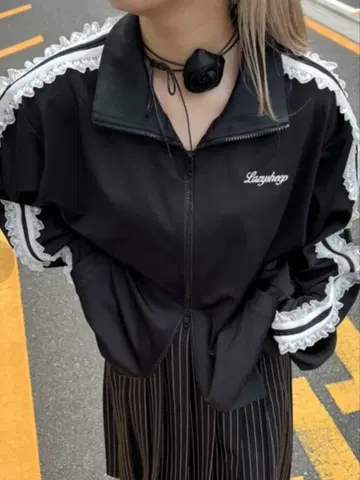 WC 프릴 레이스 라인 저지