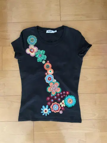 MOSCHINO 모스키노 스팽글 자수 컬러풀 꽃 T셔츠 레어