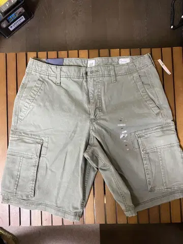 GAP 카고 숏팬츠 32인치