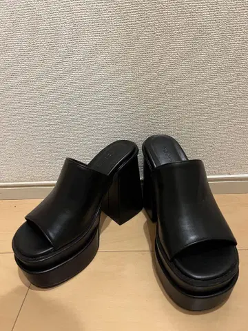 EMODA 블랙 플랫폼 샌들