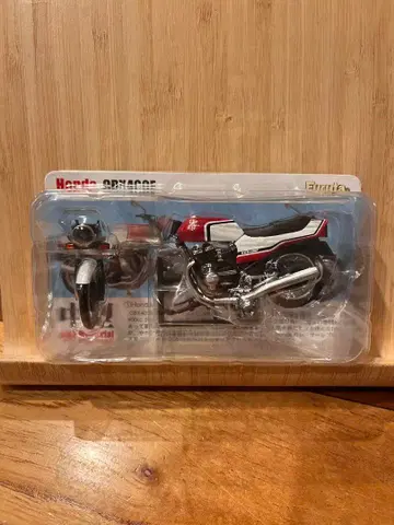 중형 바이크 메모리얼 CBX400F 빨흰 모형 프라모델