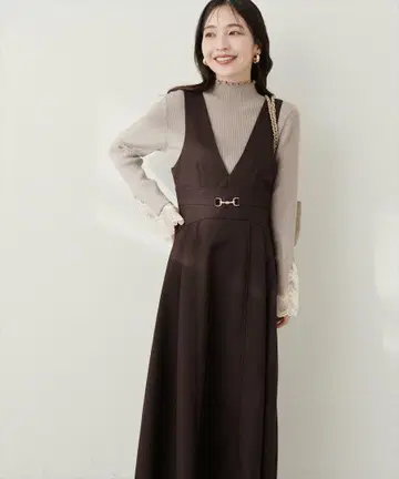 natural couture 비트 벨트 포함 V넥 점프 스커트