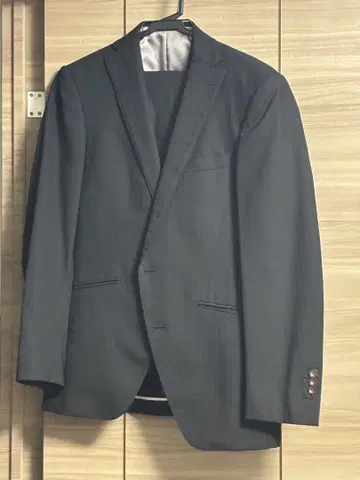 PERSON'S FOR MEN 다크 그레이 수트 쓰리피스