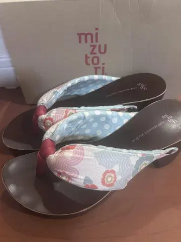 미즈토리 꽃무늬 일본 나막신 M 사이즈