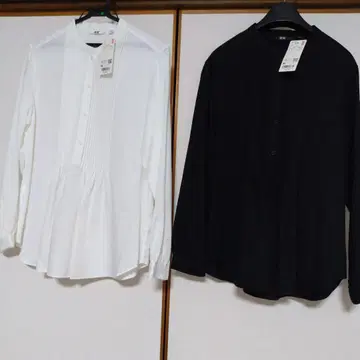 유니클로 긴팔 플리츠 셔츠 화이트 블랙 2장 세트