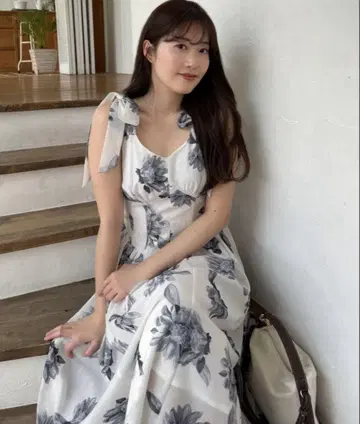 herlipto Sunflower-Printed Midi Dress