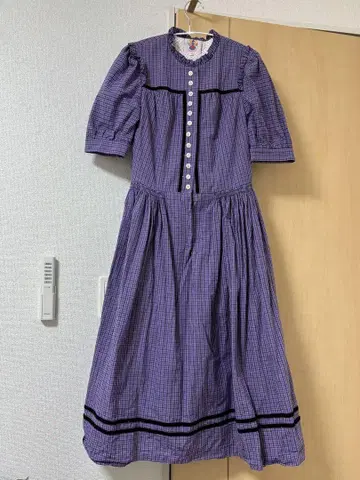 보라색 체크 무늬 반팔 롱 원피스
