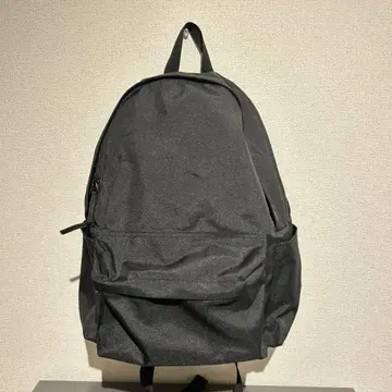 무인양품 어깨 부담을 줄이는 블랙 백팩