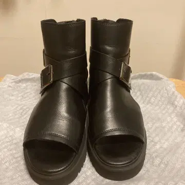 부츠 샌들