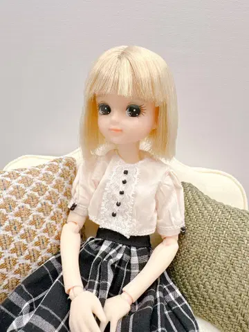 커스텀 리카짱 헤드+오리지널 바디