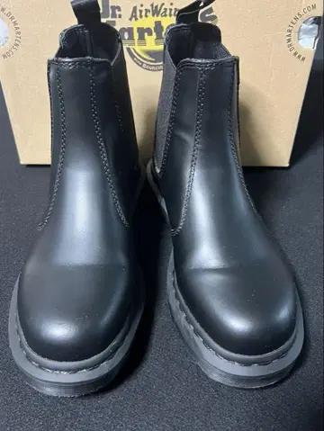 닥터마틴 첼시 부츠 2976 MONO BLACK