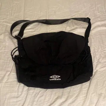 UMBRO 나일론 숄더백 블랙