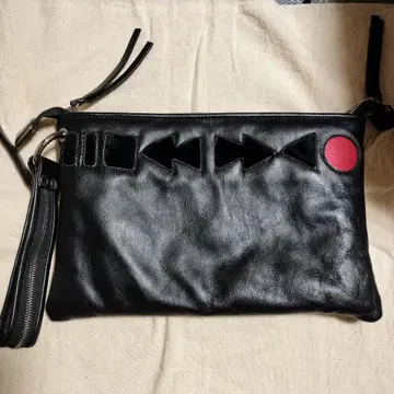 새상품급 io pelle 이오펠레 클러치백