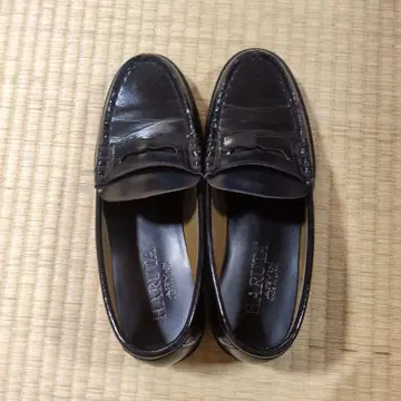 블랙 가죽 로퍼 중학교 입학부터 약 반년간 사용. 사용감 있음.