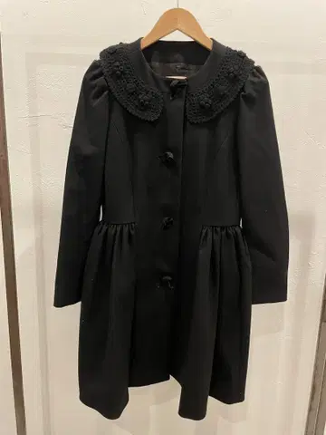 블랙 프릴 롱 코트