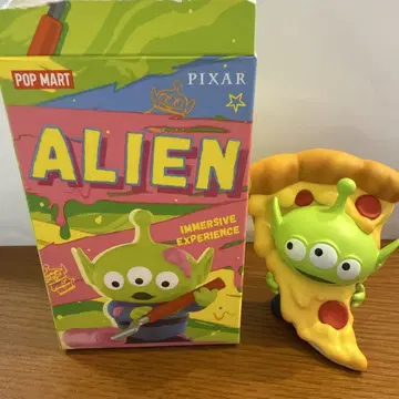 POP MART PIXAR ALIEN 피자 피규어