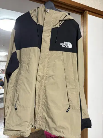 THE NORTH FACE 마운틴 파카 L 사이즈 베이지/블랙